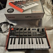 Syntezator Akai Professional MPK miniPlay usb synth+keyboard+midi 