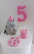 Zestaw na tort Pusheen z dodatkami 