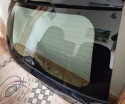 Tylna szyba Ford Fiesta MK6 oryginalna 2004 tylnej klapy