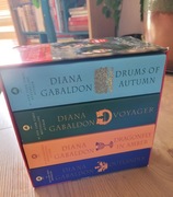 Outlander 4-Copy Boxed Set: Outlander, Dragonfly in Amber, Voyager, Drums