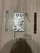 Zamek do drzwi wpuszczany