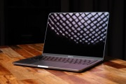 MacBook Pro 13" M1 2020 - 16 GB RAM / 256 GB SSD - gwiezdna szarość