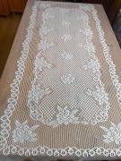 Obsrus BIAŁY 150 x 220, Elegancki Obrus z Koronką i Różami - Poliester