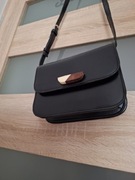 Torebka Reserved czarna średnia 25x20x7