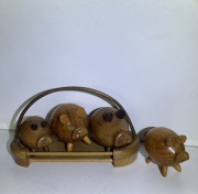 przyprawniki pieprz sól skandynawskie,chyba mahoń, ŚWINKI DREWNIANE 4szt