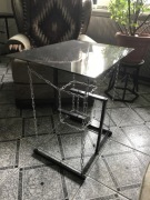 Stolik kawowy lewitujący 