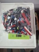 Lego mix 852 gramy plus 2 figurki