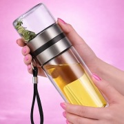 Izolowana szklanka do herbaty z filtrem, kubek zaparzacz 