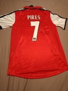 Koszulka Arsenal z autografem Robert Pires