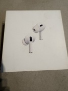 Apple AirPods Pro 2. z etui MagSafe (USB-C) plus dodatkowo etui ochronne 