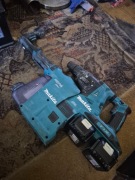 Młotowiertarka akumulatorowa 36V Makita DHR 280 z odkurzaczem DX 08