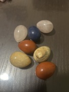 Kamienie szlachetne w kształcie jajka 