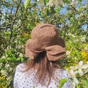 Kapelusz recznie robiony z  naturalnej rafii