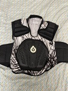 Ochraniacz klatki / Buzer 661 SixSixOne | MTB Downhill