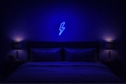 Lampka neonowa błyskawica