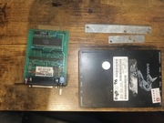 Interfejs SCSI TOMS do Amiga Commdore CDTV z dyskiem SCSI i kablami.