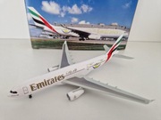 Airbus A330-200 Emirates Dragon skala 1:400 – metalowy model samolotu