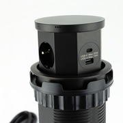 Pneumatyczne gniazdo Pop-Up z USB i ładowarką Qi