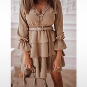 Kawowa sukienka z falbankami 