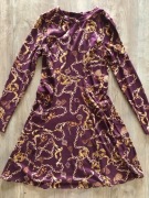 Sukienka z łańcuchowym wzorem