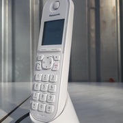 Telefon stacjonarny Panasonic KX-TGQ200G
