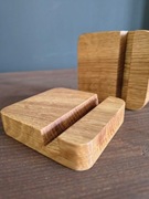 Podstawka z drewna dębowego pod telefon – na biurko, stolik, do pracy