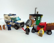Lego City 60048 Kryjówka Złodziei, policyjne psy