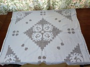 Ręcznie robiony obrusik 85x85