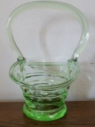 Szklany kosz z huty szkła Eda, dekoracja ze szkła, seledynowy