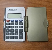 Elegancki kalkulator zamykany