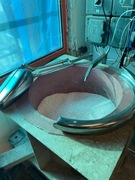 Wibropolerka - maszyna do obróbki wibrościernej