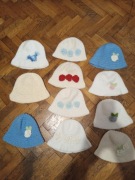 Kapelusiki dziecięce szydelkowe