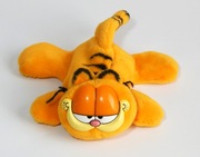 GARFIELD LEŻĄCY MASKOTKA ORGINAŁ16 CM