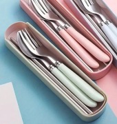 Zestaw sztućców zielony pod namiot