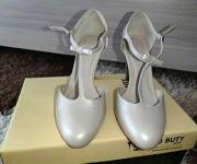 Buty na słupku firmy Kotyl rozmiar 37