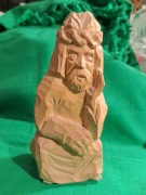 Chrystus Frasobliwy - rzeźba ludowa w drewnie 