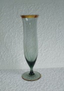 Wazonik z ciemnego szkła