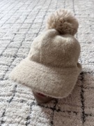 CZAPKA DAMSKA ZIMOWA NA ZIMĘ WYGODNA KOBIECA POMPON Jasna beżowa