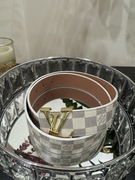 Pasek Louis Vuitton biały ze złotą klamrą