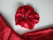 Gumka do włosów typu scrunchie czerwona 