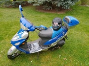 Skuter 4T z Kufrem plus Nowy Kask możliwy Transport