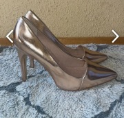 Szpilki Next w kolorze białego złota 