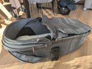 Gondola Maxi-Cosi Fame – Kolor Szary | Stan Bardzo Dobry + Materac