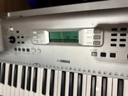 Keyboard YAMAHA YPT-370 Srebrny, stan bdb, pudełko + gwarancja.