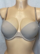 NOWY! Triumph 75C biustonosz bezszwowy Make-up -cielisty HIT!