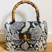 Unikatowa skórzana torebka z wężowym motywem!