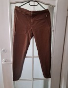 Spodni z zamkami z tyłu nogawek 