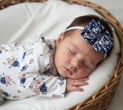 Opaska bezuciskowa z kokardą dla niemowlaka 