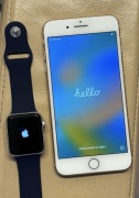 iPhone 8 Plus Gold 64/3GB i Apple Watch series 2 44mm silver