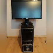 Komputer z monitorem